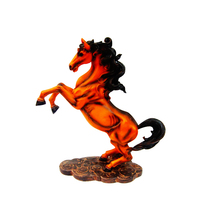 Statue de cheval en résine antique de style européen personnalisée faite à la main grandeur nature réaliste 3D peint à la main ornement de jardin extérieur élégant