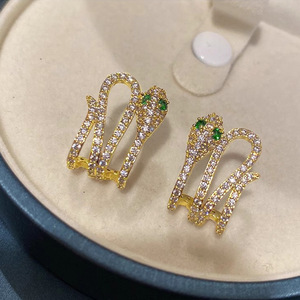 Orecchini a Forma di Serpente per Donne, Stile Elegante e Lussuoso, Gioielli Classici per Abiti Formali, Regalo Quotidiano - Product Image 2