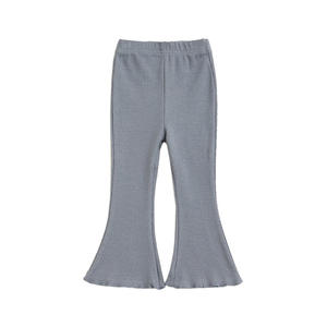 Pantalones acampanados de mezcla de algodón para niñas con cintura elástica de ajuste cómodo y tonos neutros sólidos para un uso versátil en todas las estaciones - Product Image 1