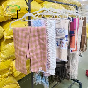 Chales de Mezclilla YIJIAYI de <span class=keywords><strong>Segunda</strong></span> <span class=keywords><strong>Mano</strong></span> al Por Mayor, Chales de Mezclilla Modernos y Cómodos para Todas las Temporadas, para Adultos - Product Image 4