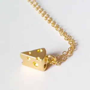 Drôle Petit Collier Fromage Or Collier Ami Collier 3D Or Fromage Suisse Charme Pour Enfants - Product Image 1