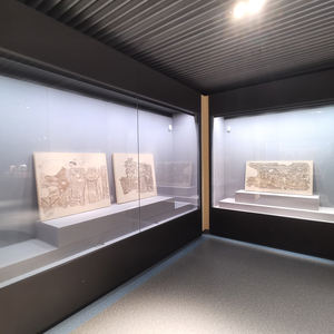 2025 produzione di vetrina espositiva personalizzata in acciaio alluminio in vetro montata a parete per l'esposizione del museo - Product Image 5