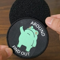 Écussons brodés personnalisés pour logo Velcro Écusson tissé en forme de coeur thermocollant pour vêtements et chapeau en tissu feutre