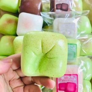 Juguete antiestrés de PU con forma de cubo de pan de 5.5cm, colorido, blando, de simulación de comida, de rebote lento, herramienta terapéutica para aliviar el estrés - Product Image 3