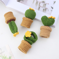 Lot de 4 plantes artificielles en pot au crochet, cactus pour la décoration de bureau et de la maison - Cadeau pour la fête des mères et Noël