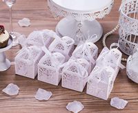 Joli nouveau Design creux croix Laser gravure mariage boîte à bonbons sainte Communion cadeau décorations de fête de mariage boîte à bonbons