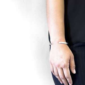 Brazalete Geométrico Midi Reynolds Element en Plata - Product Image 5