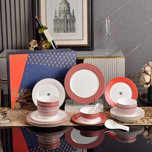 Juego de Vajilla de Porcelana China de Alta Calidad con Diseño de Estrellas Rosadas, Estilo Ruso, 24 Piezas, para Uso en Hoteles y Restaurantes - Product Image 1