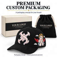 Casquette de baseball noire personnalisée avec lettres abstraites brodées, patch dessin animé, détails en strass, visière incurvée, style streetwear, vente en gros OEM