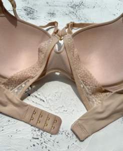 YUNCHI 013 Sujetador de encaje sexy sin costuras para mujer, fino y transpirable, ideal para el verano, tipo camiseta con efecto push-up. - Product Image 6