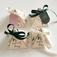Recycelte Materialien Dreieckige Pyramidenform Geschenkbox Glänzende Laminierung Babyparty Papierboxen für Hochzeitsgeschenke Lebensmittelverpackung