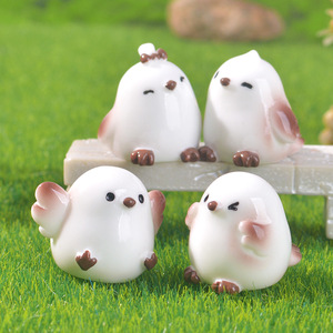 Adorables Figuras de Pájaros Pequeños: Decoración de Resina en Miniatura para Micropaisajes, Escritorio, Oficina, Encantadora Artesanía de Bolsillo - Product Image 3