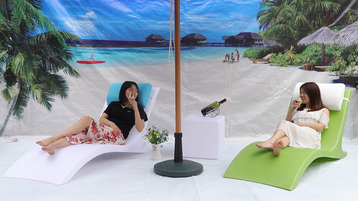 chaise lounge pe plastic swimming pool lounge chair easy chair