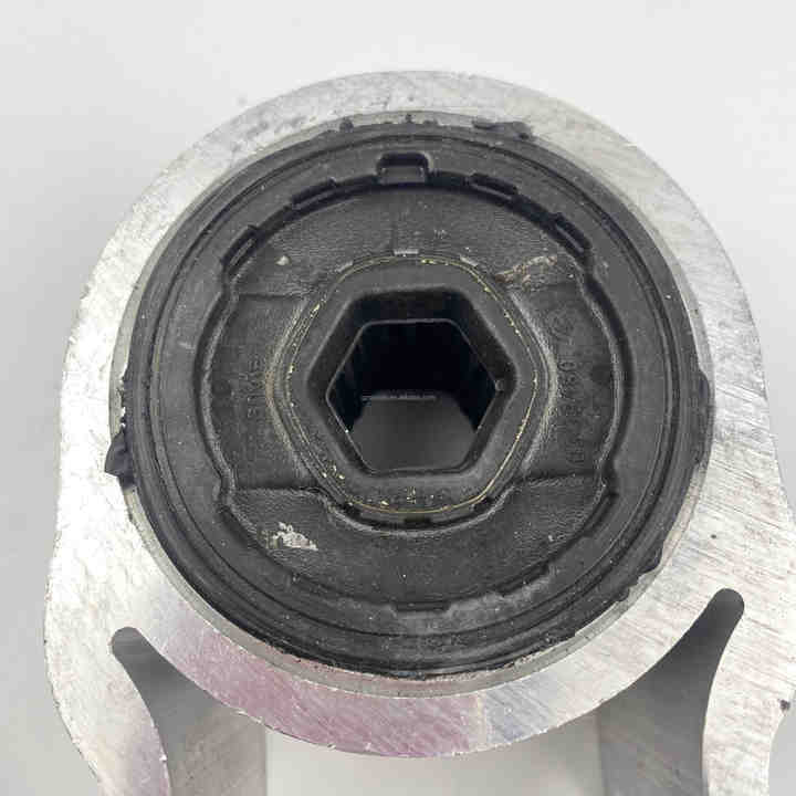 Auto Parts Front Lower Control Arm Bushing for Chevrolet Equinox  