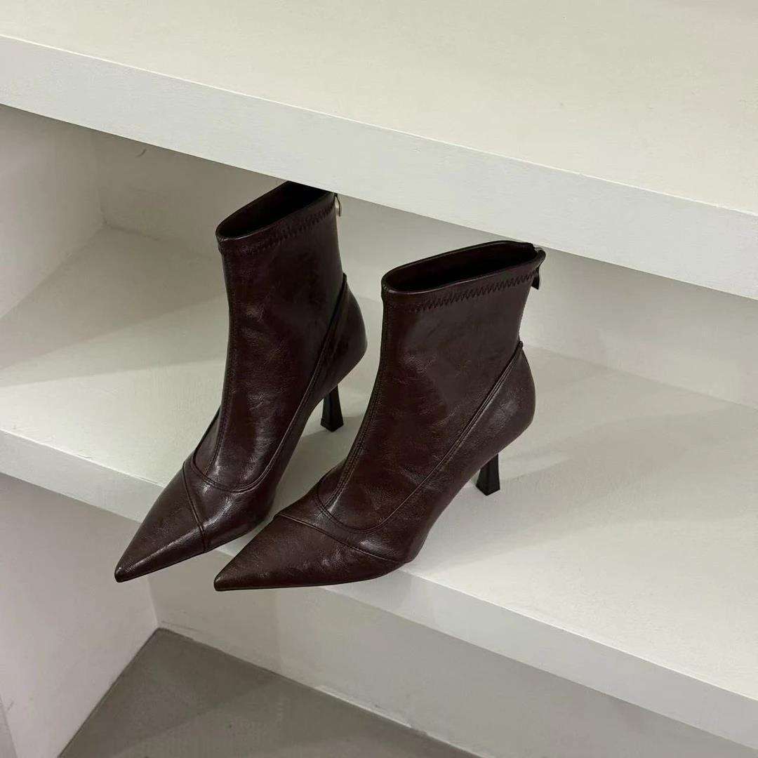 สีน้ำตาล