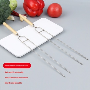 ชุดอุปกรณ์บาร์บีคิวด้ามไม้รูปตัวยู, ส้อม<span class=keywords><strong>ปีก</strong></span><span class=keywords><strong>ไก่</strong></span>และชุดเหล็กเสียบเนื้อแกะสำหรับ<span class=keywords><strong>ย่าง</strong></span>, โรงงานผลิตโดยตรง รับออกแบบ OEM ทุกสไตล์ - Product Image 1