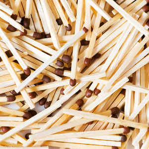 Quemador largo de madera de 4 pulgadas, cerillas de seguridad modernas, encendedor para chimeneas, farolillos de barbacoa con pelador - Product Image 2