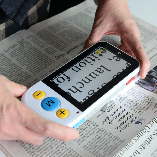 Electronic Magnifying Glass 4.3inch Digital Video Magnifier Also Has a Voice Prompt Function and Flashlight Support