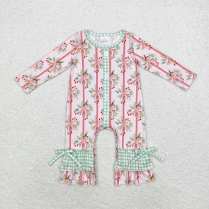 Pyjamas de Noël festifs pour enfants, ensemble de nuit mignon avec imprimé Père Noël et volants pour filles, ensemble deux pièces pour garçons avec poignets contrastants rouges, vêtements de nuit pour la maison - Product Image 6