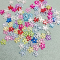 100 Breloques Mini Fleurs en Résine avec Strass, Fleurs Plates de 10 mm en Résine pour Nail Art, Décoration Artisanale DIY