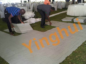 Azulejos de PP de plástico entrelazados coloridos de larga duración, suelos deportivos temporales ligeros mejorados para conciertos y Deportes - Product Image 2