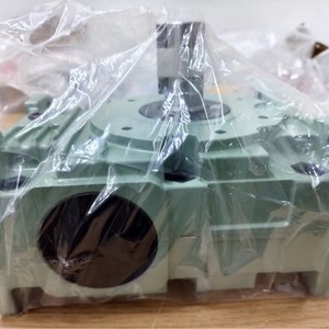Tsubaki <b>Worm</b> <b>Gear</b> Reducer EWJ63E10L 122mm Japan Made Industrial Transmission Equipment - Product Image 3