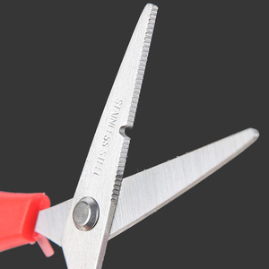 Tijeras de Pesca de Acero Inoxidable 1100 para Cortar Líneas de Pesca - Product Image 3
