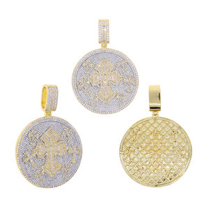 Collana con ciondolo da uomo incisa con croce a forma geometrica rotonda CZ di grandi gioielli Hip Hop - Product Image 5