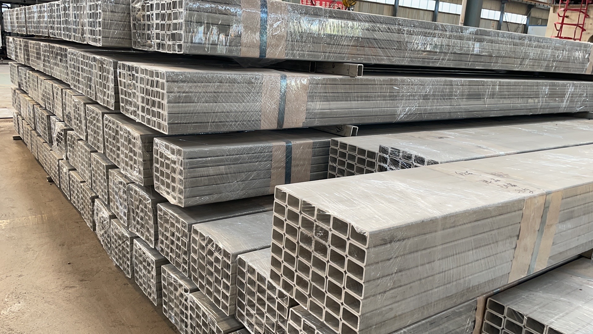 Professional durable anodized aluminum square pipelarge diameter aluminum pipe，Schedule 40 aluminum pipe