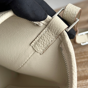 Bolso de mano minimalista de negocios con alta capacidad y diseño organizador, bolso geométrico moderno - Product Image 5