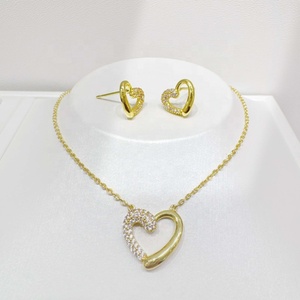 Ensemble de bijoux de mariée de luxe en argent sterling 925 plaqué or, collier et boucles d'oreilles, style vintage, pour femme, motif cœur. - Product Image 1