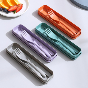 Ensemble d'ustensiles de pique-nique réutilisables avec étui, fourchettes, cuillères et couteaux portables en plastique PP pour le camping, pour enfants et adultes - Product Image 2