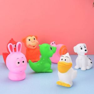 Jouet interactif éducatif pour enfants, ours en plastique de dessin animé qui couine, pour le bain et les jeux aquatiques - Product Image 4