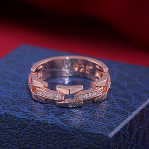 แหวนเพชรพลอยประดับเพชรซิคอนเคลือบโรเดียมบนตัวเรือนสแตนเลสสตีลที่ได้รับการรับรองจาก IGI ความใสระดับ SI เหมาะสำหรับเป็นเครื่องประดับงานแต่งงาน - Product Image 2