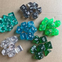 7 pièces Transparent polyédrique acrylique mdn jeu de dés Logo personnalisé sculpté jeu de société RPG dés