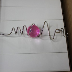 Adorno de campanilla de viento en espiral de metal QG con bola de cristal colorida para decoración del hogar - Product Image 2