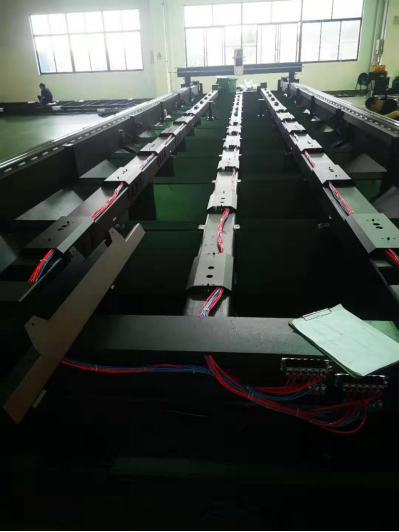 Лазер мощностью 3 кВт для резки пластин из мягкой стали толщиной 20 мм с таблицей для резки 3015, высокоточная машина для резки Волоконным лазером