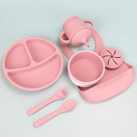 Vaisselle douce pour enfants et tout-petits avec logo personnalisé en stock d'usine vaisselle pour bébés bavoirs assiettes et napperon ensemble d'alimentation en silicone
