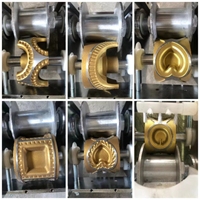 Machine automatique pour la fabrication de tourtes à la viande, de raviolis, de pelmeni, de pierogi, de gyozas, de boulettes, d'empanadas et de samosas