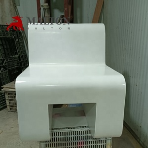 Scultura a Forma di Cono Gelato in Resina di Fibra di Vetro per Esterni, Nuovo Design di Alta Qualità, Altezza 40-60cm, 20kg, per Arte Pubblica e Collezionismo - Product Image 4