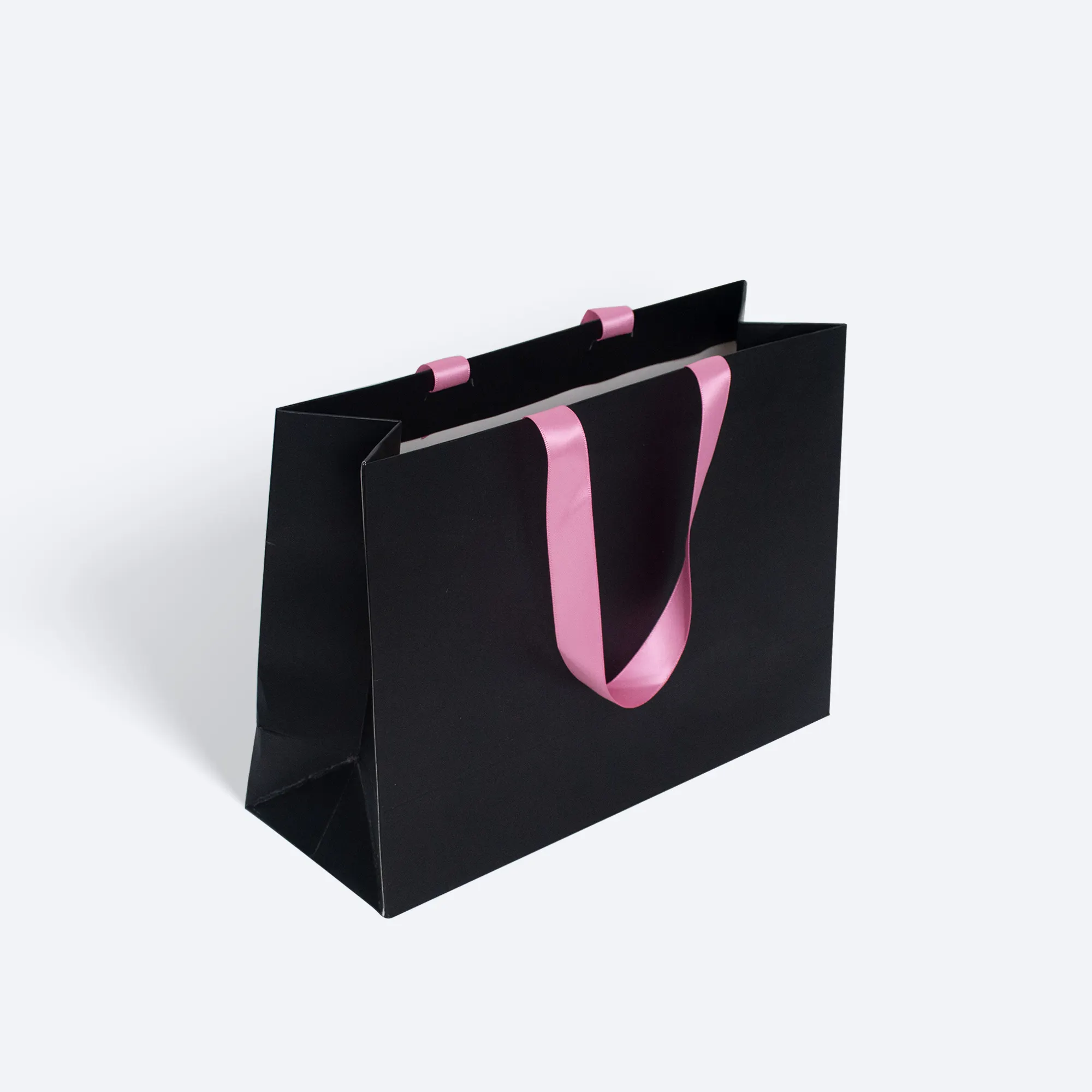 कपड़ों के लिए लक्जरी कस्टम अपना खुद का लोगो शॉपिंग पेपर बैग, रिबन हैंडल के साथ गुलाबी मैट कपड़े बुटीक पैकेजिंग बैग