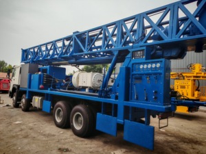 เครื่องเจาะบ่อน้ำแบบติดตั้งบนรถบรรทุก รุ่น BWR-400 สำหรับเจาะหลุมเจาะลึก 450 เมตร - Product Image 3