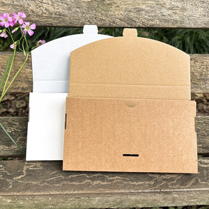 Boîte pliante en carton ondulé, boîte en carton brun et blanc, boîte en papier kraft trois couches pour l'emballage de téléphones, de sous-vêtements et de chaussettes - Product Image 1