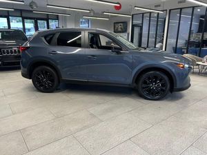 Mazda <span class=keywords><strong>CX</strong></span>-5 2.5 <span class=keywords><strong>S</strong></span> Carbon Edition 2024 USADO, Tracción en las Cuatro Ruedas, Volante a la Izquierda, Automático, Interior Oscuro, Asientos de Cuero, Neumáticos R18, Techo Corredizo - Product Image 3