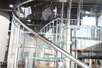 Escaliers en spirale transparents Prima avec un impact saisissant