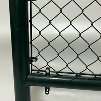 Groen PVC-gecoate kettingmat hekwerksysteem met metalen palen voor residentiële gebieden en parkdecoratie