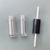 Brillant à lèvres personnalisé à double extrémité et tube de fard à joues liquide avec brosse Récipient de fard à joues vide multifonctionnel Bouteille en plastique personnalisée
