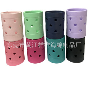 Funda para vaso de EVA perforada y aislada, roja, 80x110mm, para uso en bolsas de playa - Product Image 2