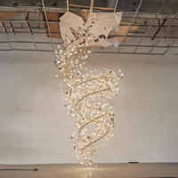 Lampe suspendue Ginkao à haut plafond personnalisée en usine, lustre en céramique suspendu pour escaliers de luxe dans le hall de l'hôtel et de la villa