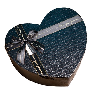 Luxury Custom Cardboard Packaging Heart shaped Chocolate Box Black Red Heart Gift Box